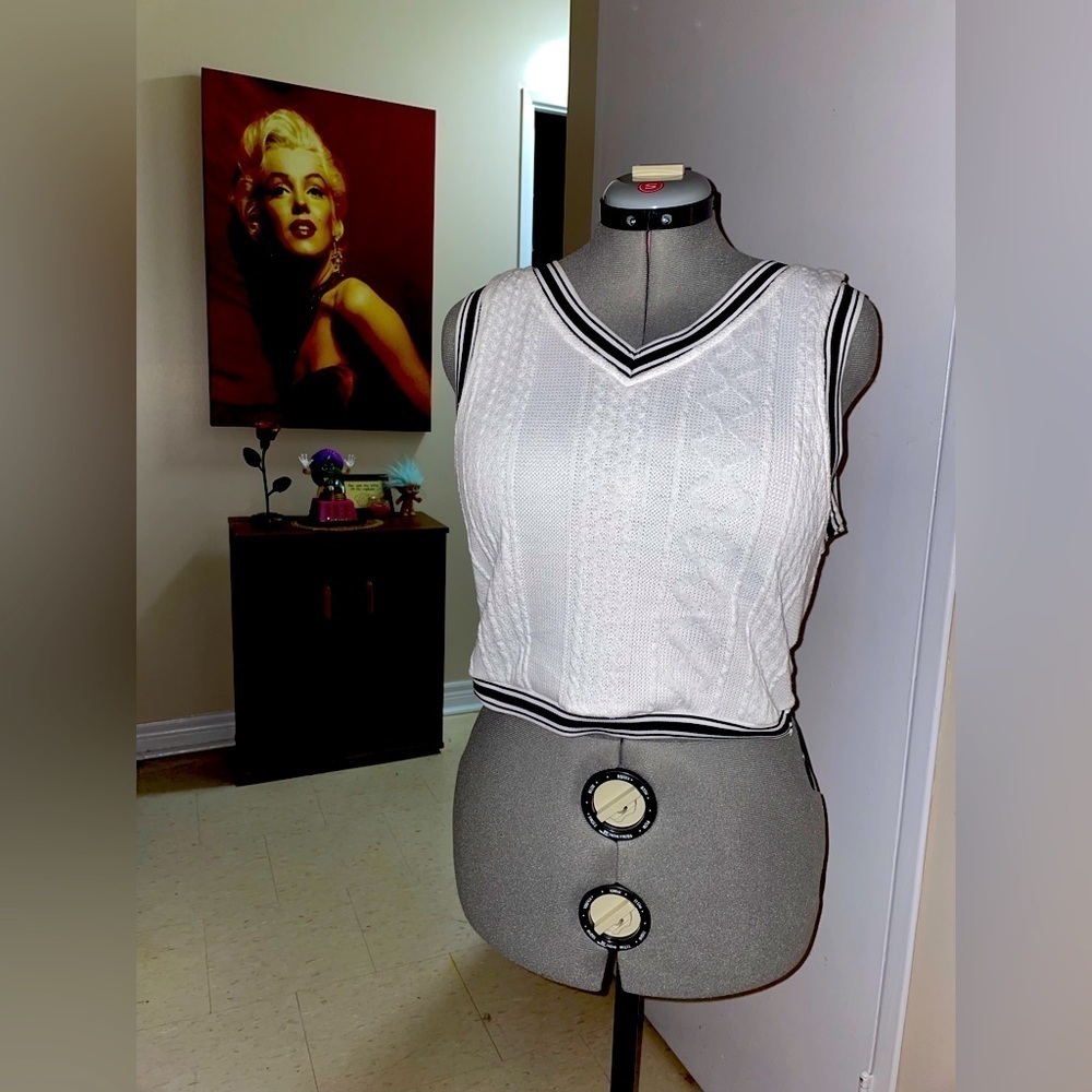 White cable knit sweater vest​